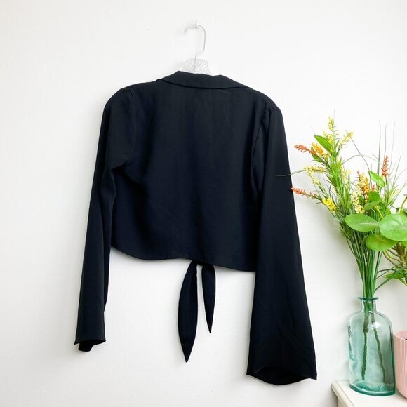 🦋 FOREVER 21 Black Front Chiffon Wrap Top XS Lapel Going Out Crop - Picture 4 of 4